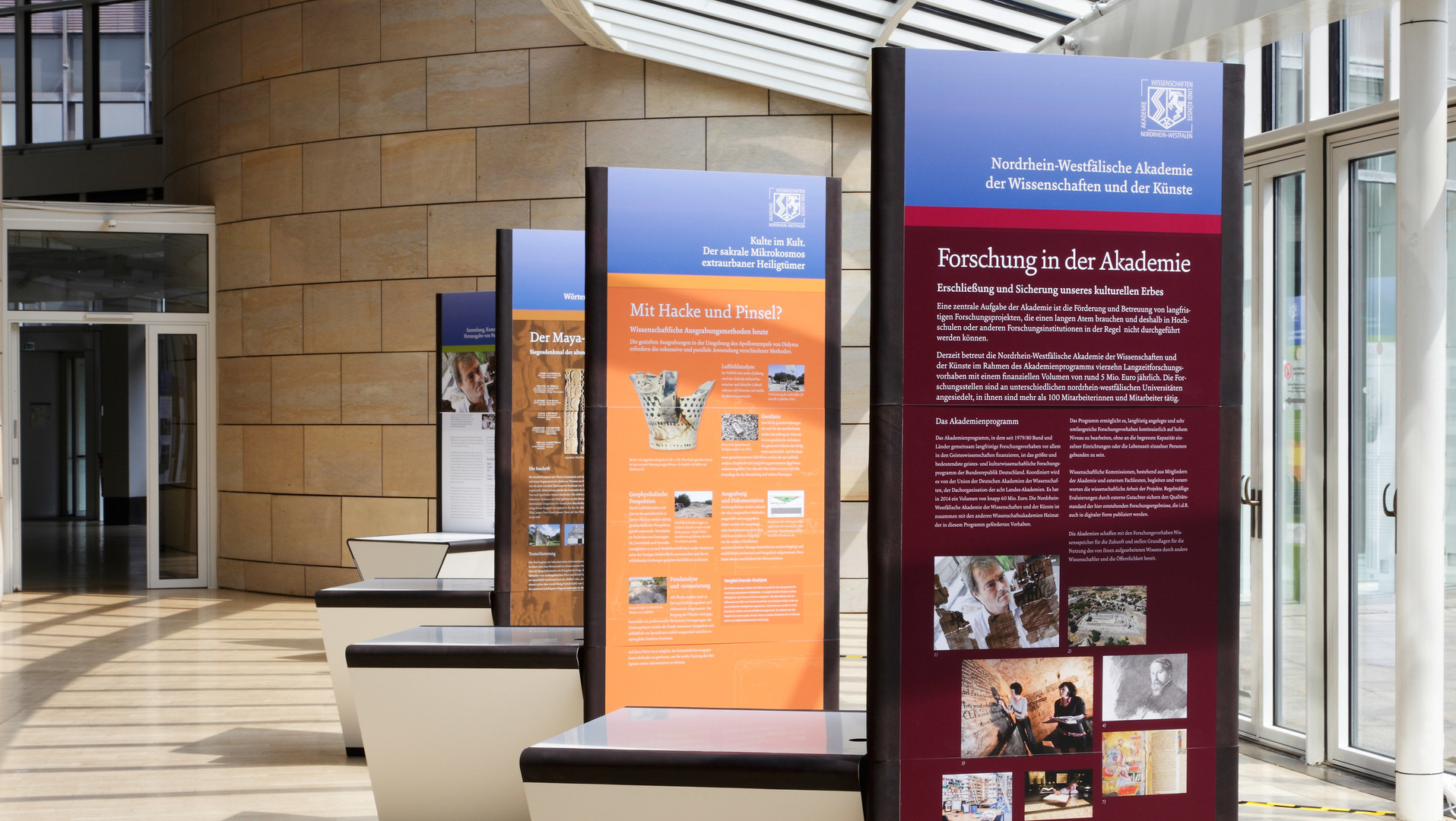 Akademie der WIssenschaften und der Künste NRW – Ausstellung im Landtag